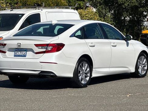 Used 2018 Honda Accord LX image 3