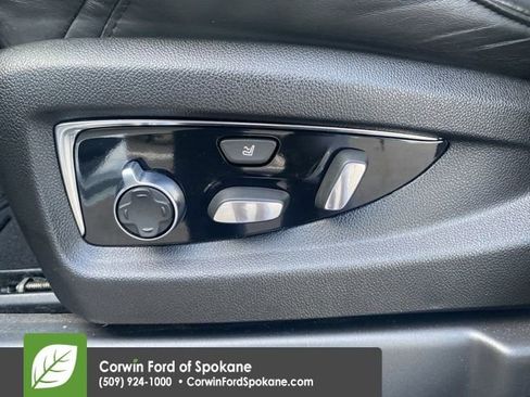 Used 2017 Cadillac Escalade Platinum image 21