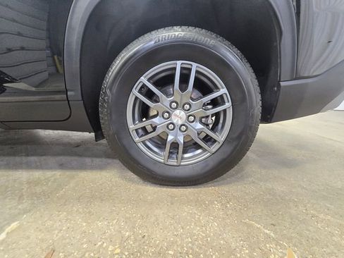 Used 2025 GMC Acadia Elevation image 28