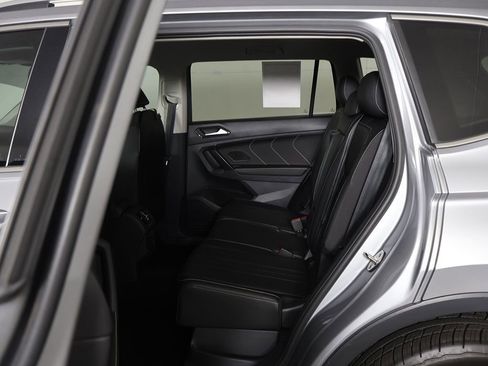 Used 2023 Volkswagen Tiguan SE image 25