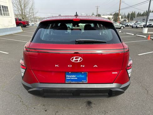 Certified 2025 Hyundai Kona SE image 5