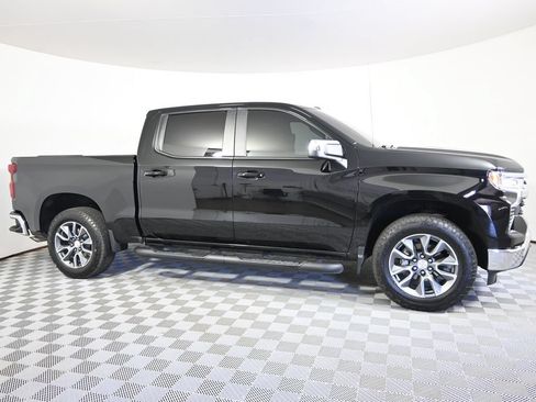 Used 2025 Chevrolet Silverado 1500 LT w/ Protection Package AWD/4WD image 9