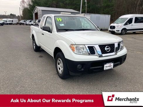 Used 2019 Nissan Frontier S image 1