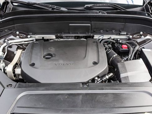 Used 2024 Volvo XC90 B6 Plus image 27