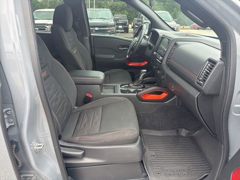 Used 2024 Nissan Frontier PRO-4X w/ Technology Package AWD/4WD image 9