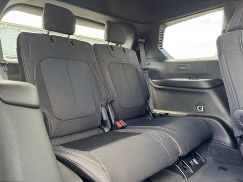 New 2025 Jeep Grand Cherokee L Laredo w/ Luxury Tech Group I image 32