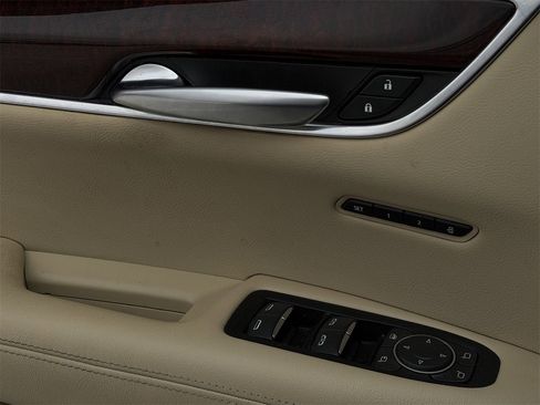 Used 2019 Cadillac XT5 Luxury image 24