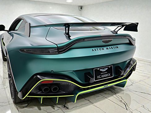 Used 2023 Aston Martin V8 Vantage Coupe image 21