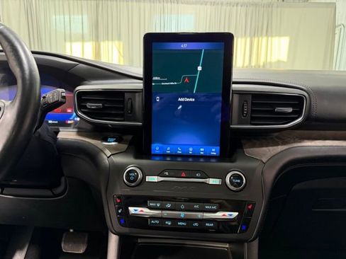 Used 2020 Ford Explorer Platinum w/ Premium Technology Package AWD/4WD image 16