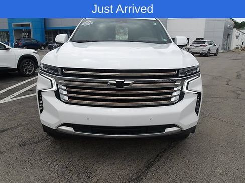 Used 2023 Chevrolet Suburban High Country AWD/4WD image 2