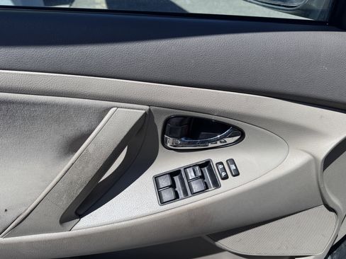 Used 2008 Toyota Camry LE FWD image 12