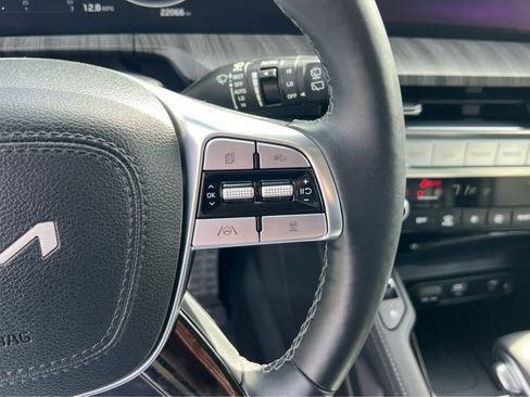 Used 2024 Kia Telluride SX Prestige w/ Towing Package image 34