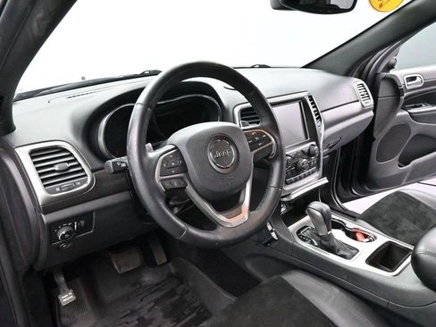 Used 2017 Jeep Grand Cherokee Altitude AWD/4WD image 16