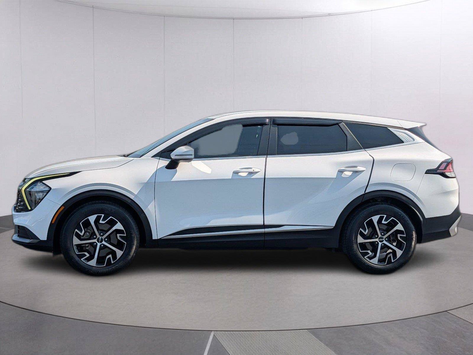 Used 2023 Kia Sportage EX FWD image 2
