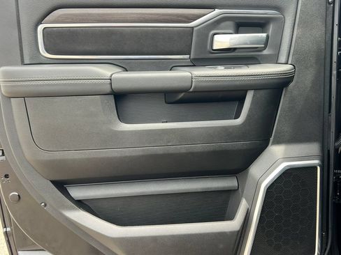 Used 2025 RAM 3500 Laramie AWD/4WD image 38