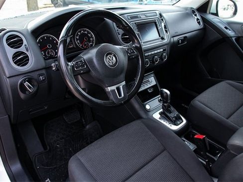 Used 2018 Volkswagen Tiguan Limited image 9