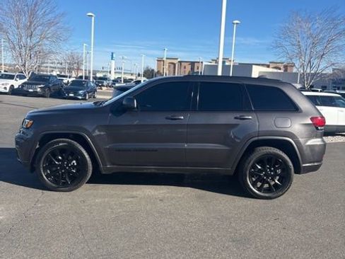 Used 2020 Jeep Grand Cherokee Altitude image 6