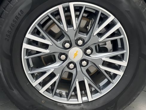 Used 2024 Chevrolet Traverse LT FWD image 79