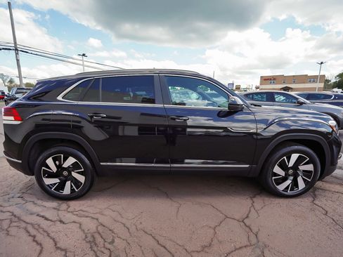 Used 2025 Volkswagen Atlas Cross Sport SEL AWD/4WD image 7