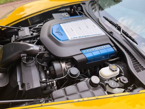 Used 2010 Chevrolet Corvette ZR1 w/ Preferred Equipment Group RWD image 13