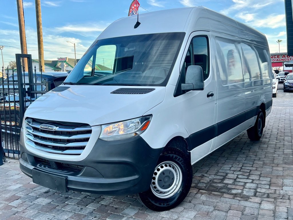 Used 2019 Freightliner Sprinter 2500 RWD image 2