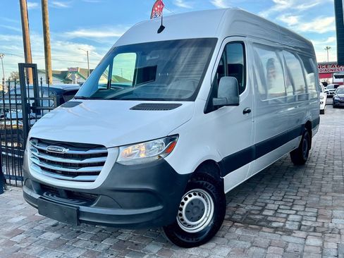 Used 2019 Freightliner Sprinter 2500 image 2