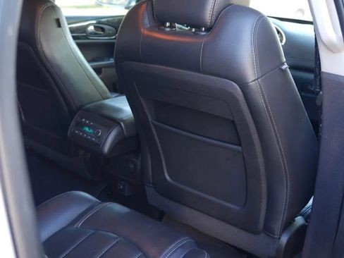 Used 2017 Buick Enclave Leather w/ Enclave Sport Touring Edition FWD image 9