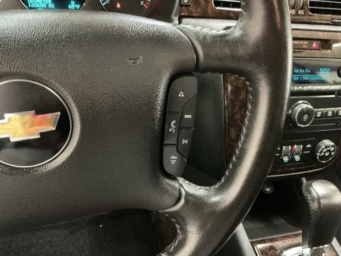 Used 2014 Chevrolet Impala LT w/ LT Sunroof Package image 25