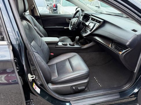 Used 2016 Toyota Avalon XLE image 18