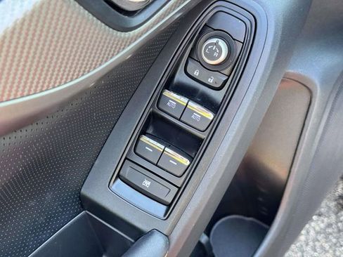 Used 2023 Subaru Crosstrek 2.5i Limited w/ Moonroof Package image 16