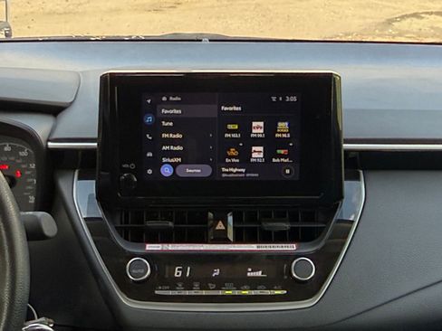 Used 2025 Toyota Corolla LE FWD image 20