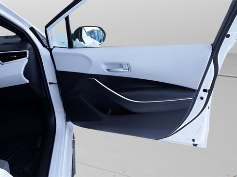 Certified 2022 Toyota Corolla SE w/ Carpet Mat Package (TMS) image 17