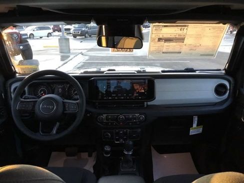 New 2026 Jeep Gladiator Sport AWD/4WD image 19