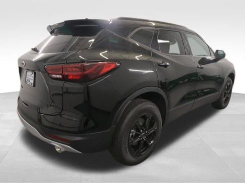 New 2025 Chevrolet Blazer LT w/ Convenience Package image 2