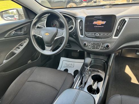 Used 2024 Chevrolet Malibu LT FWD image 19