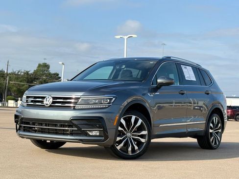 Used 2020 Volkswagen Tiguan SEL Premium R-Line w/ 3rd Row Seat Package AWD/4WD image 6