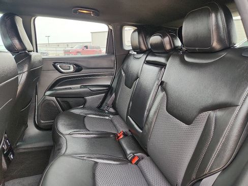 Used 2022 Jeep Compass Latitude image 9