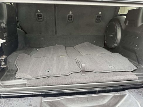 Used 2023 Jeep Wrangler Unlimited Sahara image 11