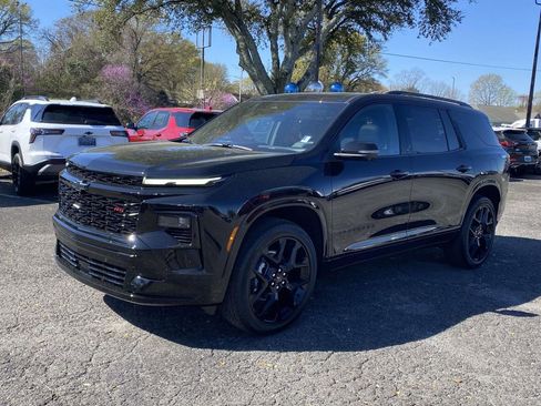 New 2026 Chevrolet Traverse RS w/ LPO, Floor Liner Package image 3
