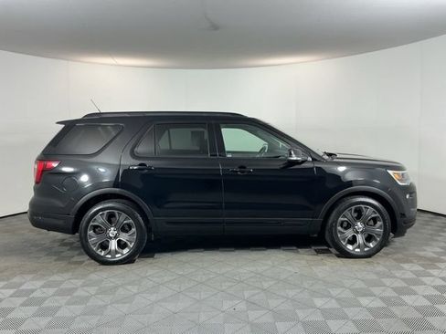 Used 2018 Ford Explorer Sport w/ Equipment Group 401A AWD/4WD image 4