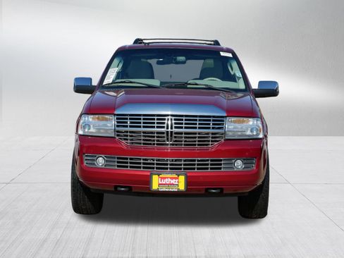 Used 2014 Lincoln Navigator 4WD image 2