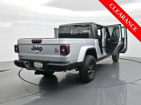 Used 2023 Jeep Gladiator Willys image 40