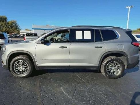 Used 2025 GMC Acadia Elevation image 5