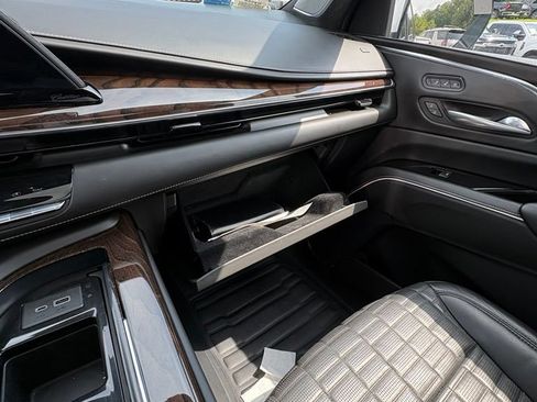 Used 2023 Cadillac Escalade ESV Sport Platinum AWD/4WD image 19