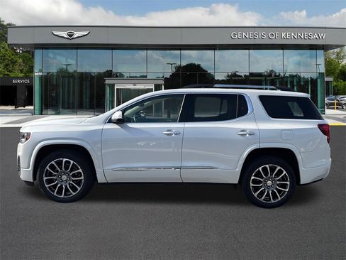 Used 2022 GMC Acadia Denali w/ Denali Technology Package image 4