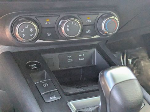 Certified 2025 Nissan Kicks SV image 26