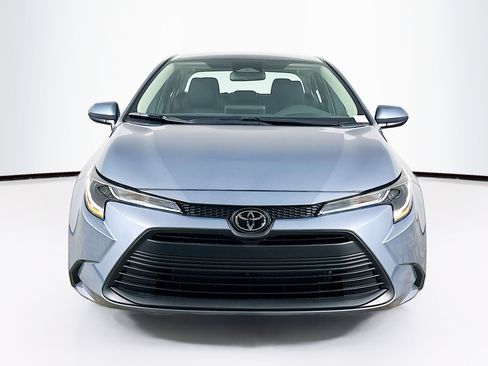 Used 2026 Toyota Corolla LE image 2
