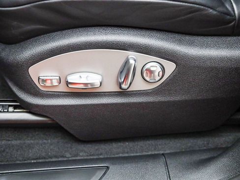 Used 2025 Porsche Macan image 25