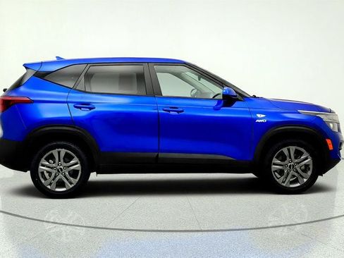 Used 2023 Kia Seltos LX AWD/4WD image 4