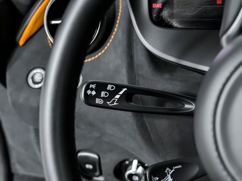 Used 2024 McLaren 750S Spider RWD image 28